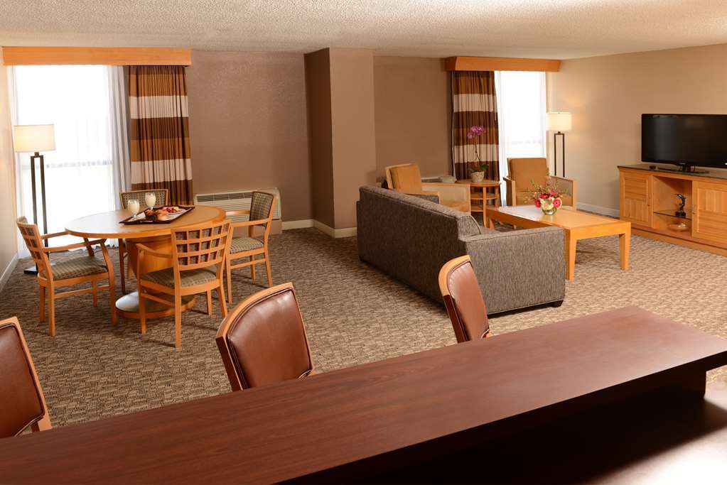 Doubletree By Hilton Virginia Beach Hotel Room photo